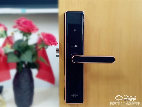 誰說老房子舊防盜門不能用指紋鎖?金指碼SK1指紋鎖來幫忙 誰說老房子舊防盜門不能用指紋鎖?金指碼SK1指紋鎖來幫忙