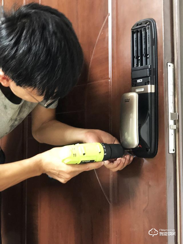 指紋鎖什么牌子最好？金指碼、多瑪指紋鎖、琨山指紋鎖試用測評