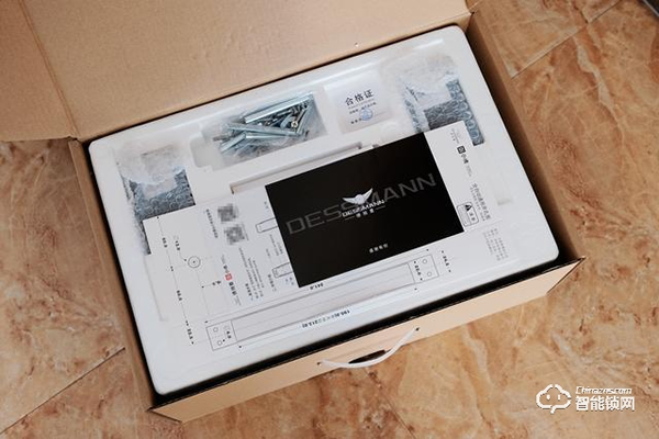 德施曼R7人臉識別智能鎖,換一個更加輕松的方式進家門 德施曼R7人臉識別智能鎖,換一個更加輕松的方式進家門