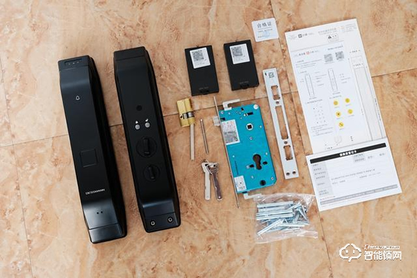 德施曼R7人臉識別智能鎖,換一個更加輕松的方式進家門 德施曼R7人臉識別智能鎖,換一個更加輕松的方式進家門