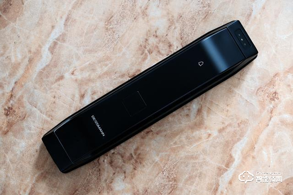 德施曼R7人臉識別智能鎖,換一個更加輕松的方式進家門 德施曼R7人臉識別智能鎖,換一個更加輕松的方式進家門