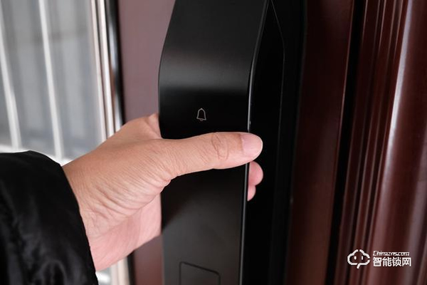 德施曼R7人臉識別智能鎖,換一個更加輕松的方式進家門 德施曼R7人臉識別智能鎖,換一個更加輕松的方式進家門