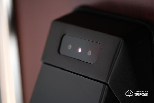 德施曼R7人臉識別智能鎖,換一個更加輕松的方式進家門 德施曼R7人臉識別智能鎖,換一個更加輕松的方式進家門