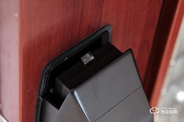 德施曼R7人臉識別智能鎖,換一個更加輕松的方式進家門 德施曼R7人臉識別智能鎖,換一個更加輕松的方式進家門