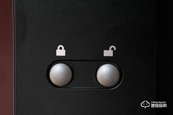 德施曼R7人臉識別智能鎖,換一個更加輕松的方式進家門 德施曼R7人臉識別智能鎖,換一個更加輕松的方式進家門