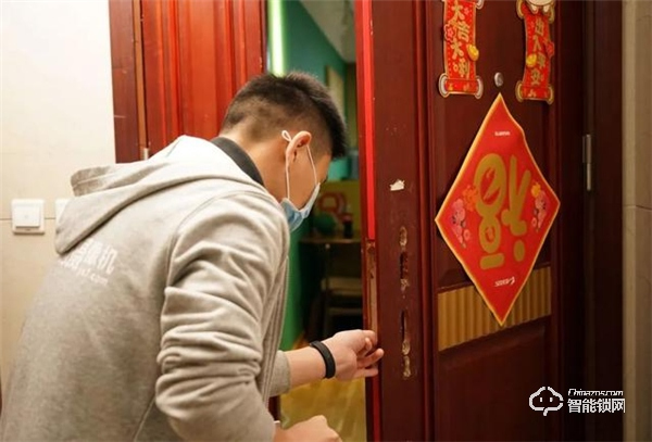 智能貓眼加持安全,螢石DL30VS視頻智能鎖體驗 智能貓眼加持安全,螢石DL30VS視頻智能鎖體驗