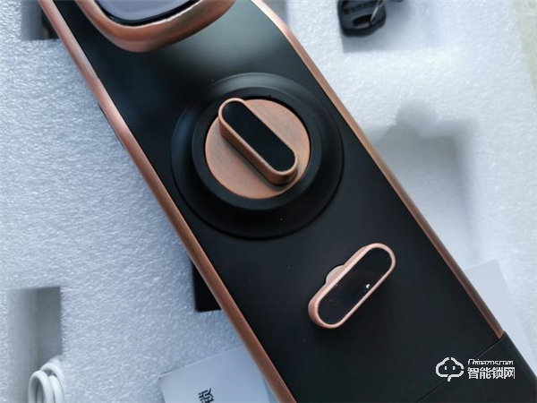 用了指紋鎖，才知道出門多便捷！希箭C1智能門鎖測評