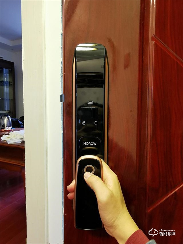 用了指紋鎖，才知道出門多便捷！希箭C1智能門鎖測評