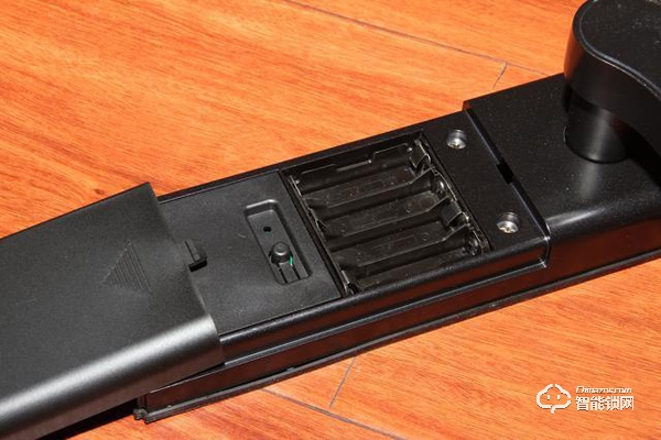 大氣精致+安全可靠+功能豐富+操作便捷=德施曼T91P智能鎖