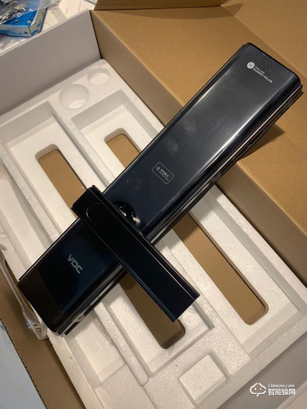 華為系史上性價(jià)比最高智能鎖，VOC指紋鎖x8初體驗(yàn)測(cè)評(píng)