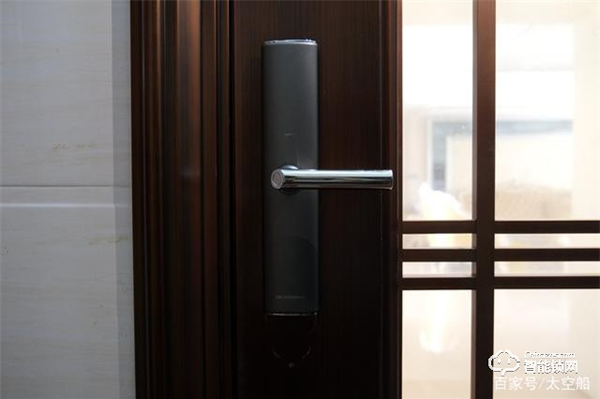 德施曼V8智能門鎖，以專業之名去守護我的家門