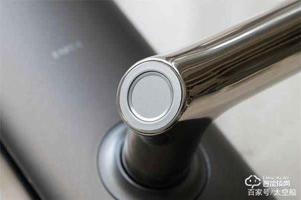 德施曼V8智能門鎖，以專業之名去守護我的家門