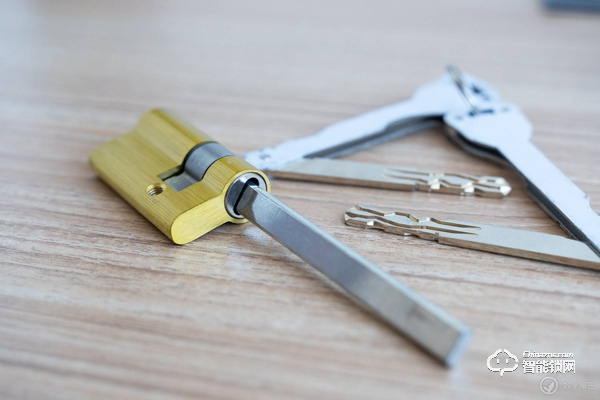 開啟全自動(dòng)智能化大門：TCL K6P全自動(dòng)智能鎖