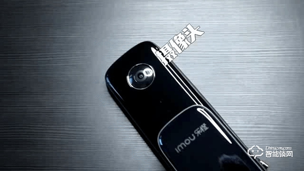 樂橙V8視頻鎖測評：遠程視頻語音和全自動鎖體，家門外安全不擔心