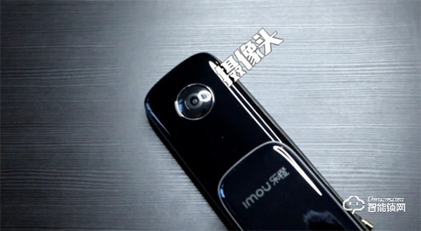 樂橙V8視頻鎖測評：遠程視頻語音和全自動鎖體，家門外安全不擔心