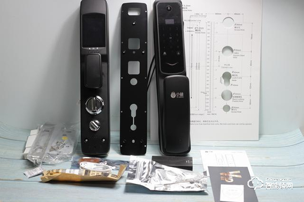 自帶貓眼遠(yuǎn)程監(jiān)控于一體：小益X6智能鎖