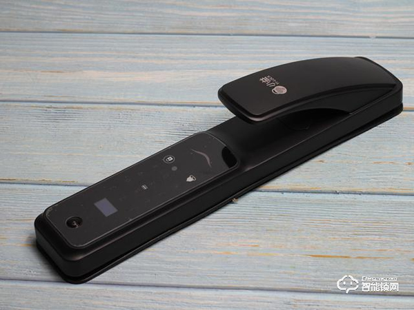 自帶貓眼遠(yuǎn)程監(jiān)控于一體：小益X6智能鎖