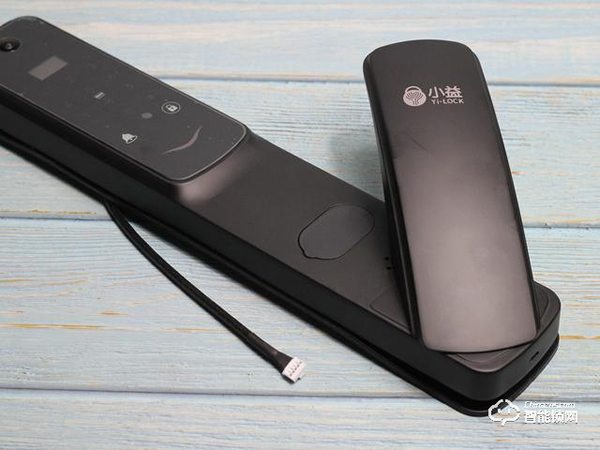 自帶貓眼遠(yuǎn)程監(jiān)控于一體：小益X6智能鎖