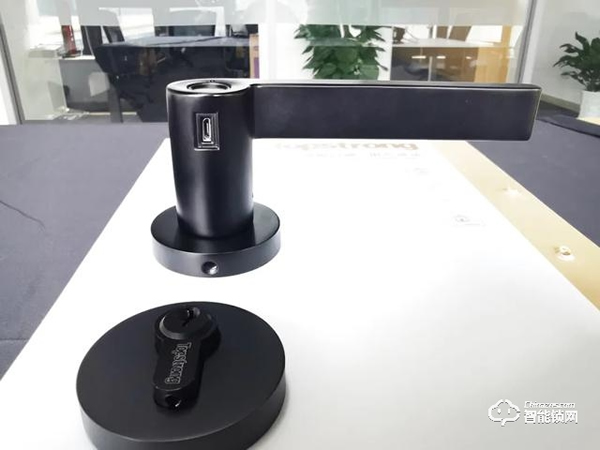 頂固安全門鎖ND100評測:簡而不凡,給家庭多重守護 頂固安全門鎖ND100評測:簡而不凡,給家庭多重守護