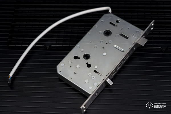 德施曼麒麟R8人臉識(shí)別智能鎖靜態(tài)體驗(yàn)