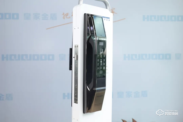 皇家金盾3D人臉識別全自動智能鎖R20D開箱圖賞 皇家金盾3D人臉識別全自動智能鎖R20D開箱圖賞