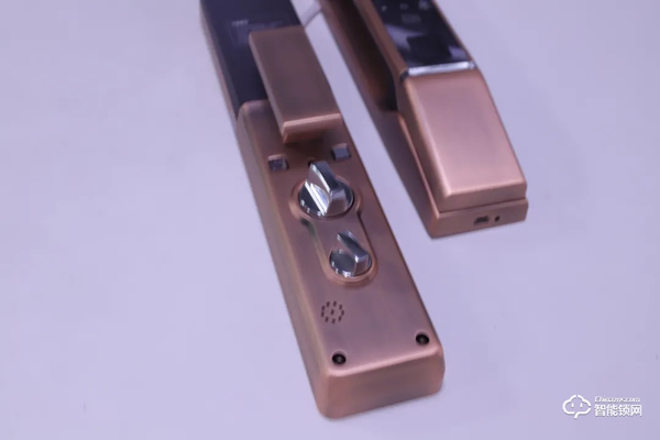 皇家金盾3D人臉識別全自動智能鎖R20D開箱圖賞 皇家金盾3D人臉識別全自動智能鎖R20D開箱圖賞