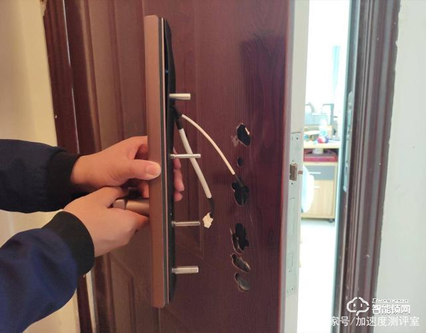 首創行業呼吸燈設計,斑點貓Z3智能指紋鎖實測體驗,顏值擔當者 首創行業呼吸燈設計,斑點貓Z3智能指紋鎖實測體驗,顏值擔當者