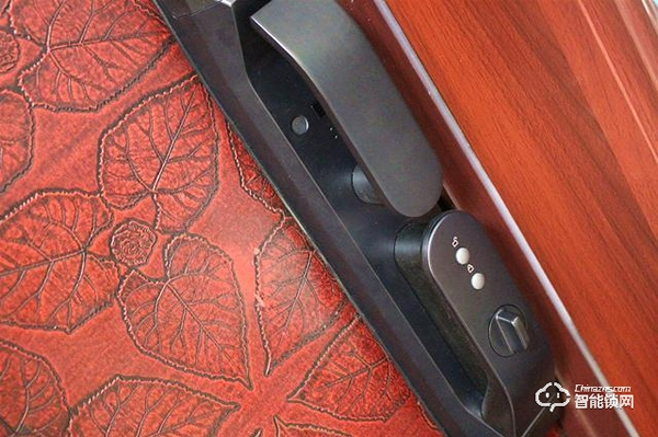 一次投入多重守護,帶貓眼的全自動智能鎖 一次投入多重守護,帶貓眼的全自動智能鎖