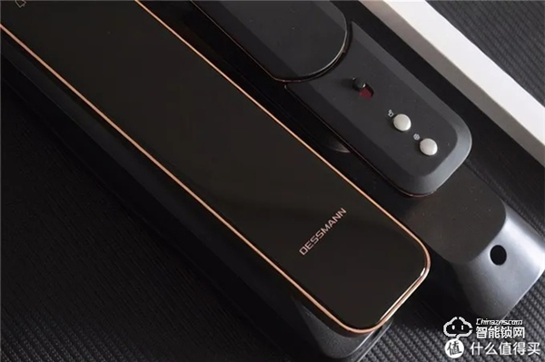 首批德施曼麒麟R8用戶實測：3D人臉識別與視頻安防兼得！一機多用，拯救全家開門難題