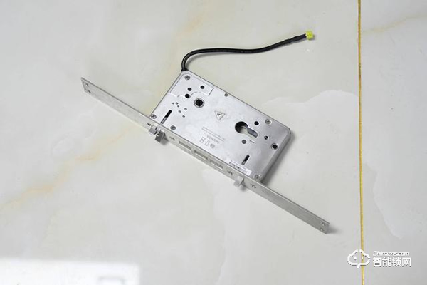 Aqara全自動(dòng)智能推拉鎖D100,讓我成為全村最靚的仔 Aqara全自動(dòng)智能推拉鎖D100,讓我成為全村最靚的仔