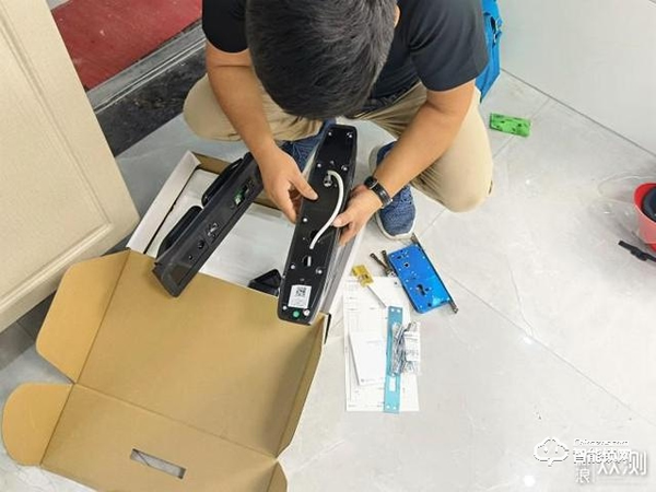 拒絕花里胡哨，德施曼小嘀Q3H智能指紋鎖體驗