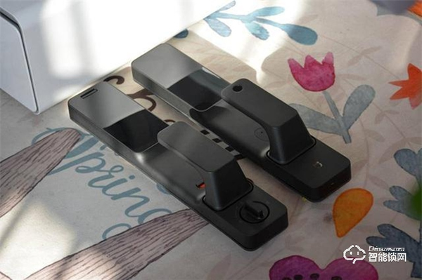 米家推拉式指紋鎖評測：顏值與實力共存，6種開鎖方式全家通用