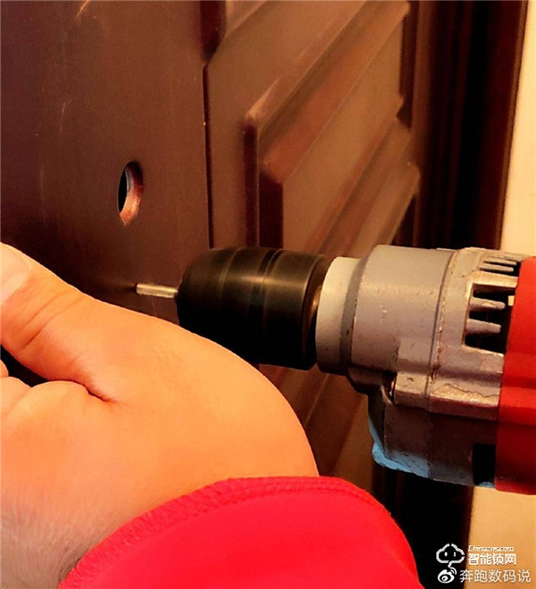3D人臉識別開門,給家全方位守護:德施曼R8人臉智能鎖體驗 3D人臉識別開門,給家全方位守護:德施曼R8人臉智能鎖體驗