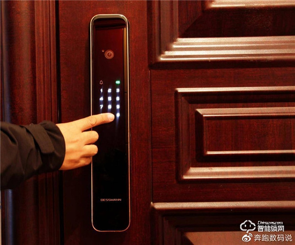 3D人臉識別開門,給家全方位守護:德施曼R8人臉智能鎖體驗 3D人臉識別開門,給家全方位守護:德施曼R8人臉智能鎖體驗