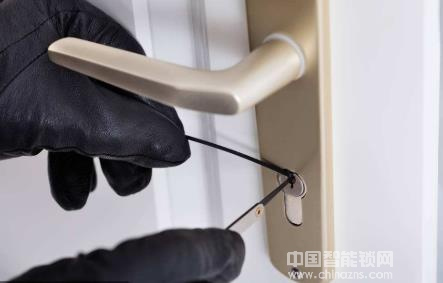 忘帶鑰匙的煩惱你還沒受夠嗎?是時候換一把安居邦智能鎖了! 忘帶鑰匙的煩惱你還沒受夠嗎?是時候換一把安居邦智能鎖了!