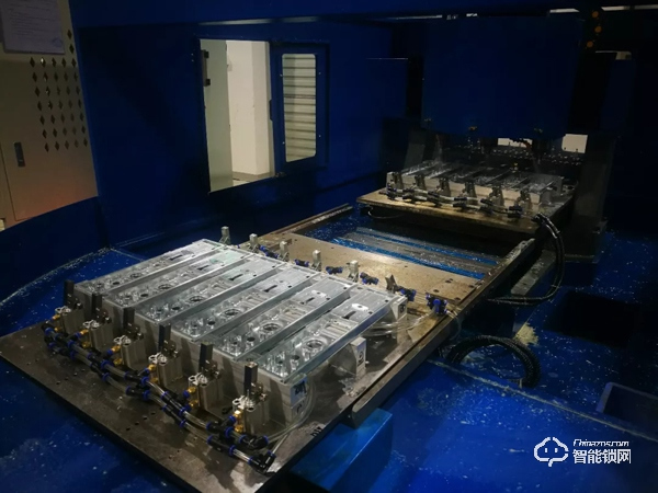 恒昱智暢:用先進設備助力生產智造 | 2019中國建博葵花獎調研團走訪實錄 恒昱智暢:用先進設備助力生產智造 | 2019中國建博葵花獎調研團走訪實錄