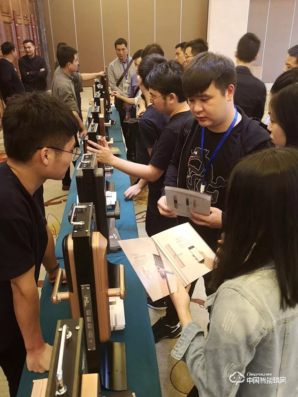 德施曼2019招商大會廣州站圓滿落幕 引領合作 開創行業新格局 德施曼2019招商大會廣州站圓滿落幕 引領合作 開創行業新格局