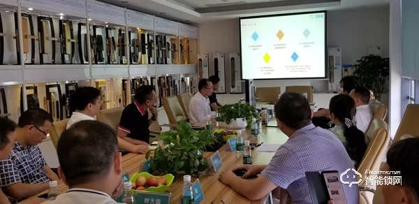 四川省閬中市楊德宇市長一行蒞臨豪力士考察指導(dǎo) 四川省閬中市楊德宇市長一行蒞臨豪力士考察指導(dǎo)