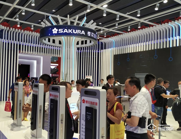 櫻花指紋鎖光科技主題展驚艷亮相廣州建博會 櫻花指紋鎖光科技主題展驚艷亮相廣州建博會