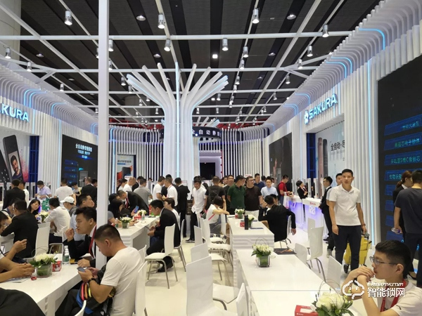 櫻花指紋鎖光科技主題展驚艷亮相廣州建博會 櫻花指紋鎖光科技主題展驚艷亮相廣州建博會