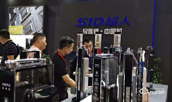 廣州建博會首秀 | 超人智能鎖攜全品類驚艷亮相,掀起熱潮! 廣州建博會首秀 | 超人智能鎖攜全品類驚艷亮相,掀起熱潮!