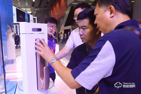 飛利浦智能鎖“搶鏡”建博會(huì)，新品首秀，驚艷廣州