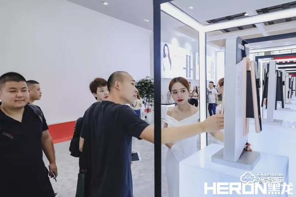 2019中國(廣州)建博會,黑龍攜新品驚艷亮相,引領品質生活新奢享 2019中國(廣州)建博會,黑龍攜新品驚艷亮相,引領品質生活新奢享