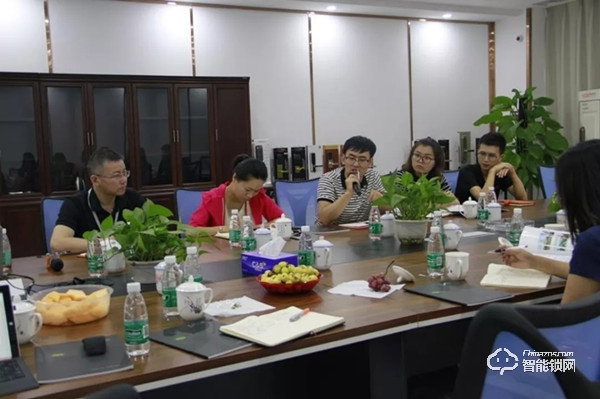 中國智能鎖行業(yè)考察團(tuán)走進(jìn)楊格