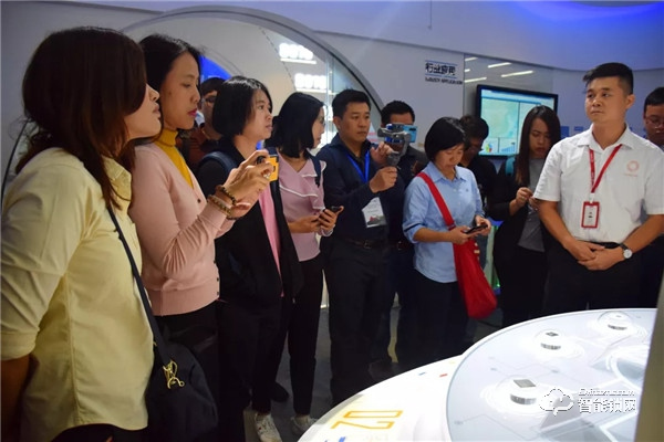 中國商務(wù)部“2019泰國關(guān)鍵信息基礎(chǔ)設(shè)施高級安保研修班”走進虹識技術(shù) 中國商務(wù)部“2019泰國關(guān)鍵信息基礎(chǔ)設(shè)施高級安保研修班”走進虹識技術(shù)