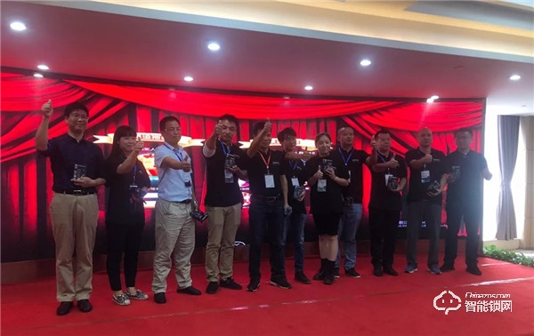 30多家主流媒體競相報道,超人新品發布會長沙站這一次贏得漂亮 30多家主流媒體競相報道,超人新品發布會長沙站這一次贏得漂亮