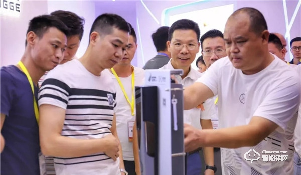 中山小欖五金鎖具博覽會上,楊格實力圈粉 中山小欖五金鎖具博覽會上,楊格實力圈粉