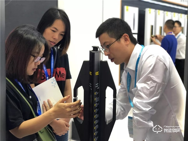 VOC &安博會 | T9智能門鎖獲金鼎獎權威認證，譽滿安博！