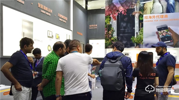 深圳安博會首日，移康全系列AI單品、套裝齊亮相！