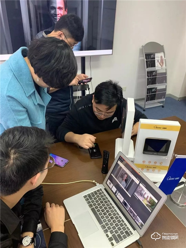 新征程·有鎖為丨復旦申花智能鎖2019年度營銷會議圓滿結束 ! 新征程·有鎖為丨復旦申花智能鎖2019年度營銷會議圓滿結束 !